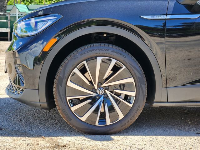 Certified 2023 Volkswagen ID.4 Pro S Plus AWD/4WD image 9