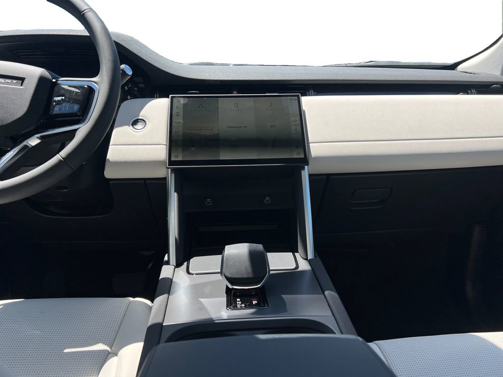 New 2024 Land Rover Discovery Sport S image 28