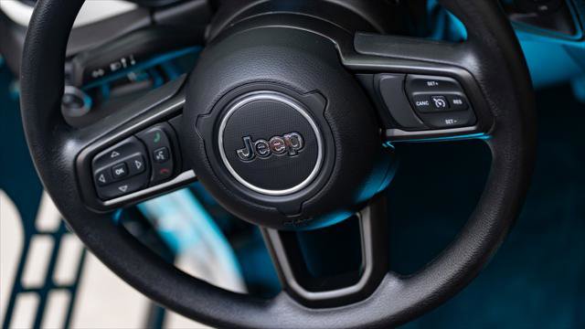 Used 2025 Jeep Gladiator Sport AWD/4WD image 19