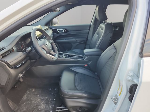 New 2026 Jeep Compass Altitude image 9