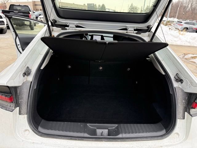 Used 2024 Toyota Prius LE image 28