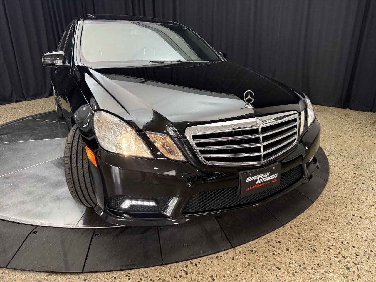 Used 2011 Mercedes-Benz E 350 4MATIC Sedan image 14