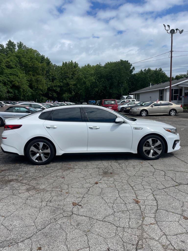 Used 2020 Kia Optima S w/ S Panoramic Sunroof Package FWD image 4