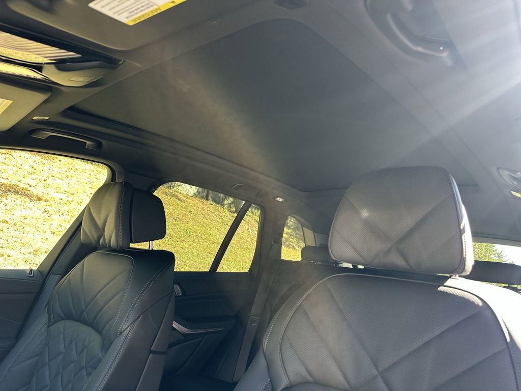 Used 2026 BMW X5 xDrive50e w/ M Sport Package image 23