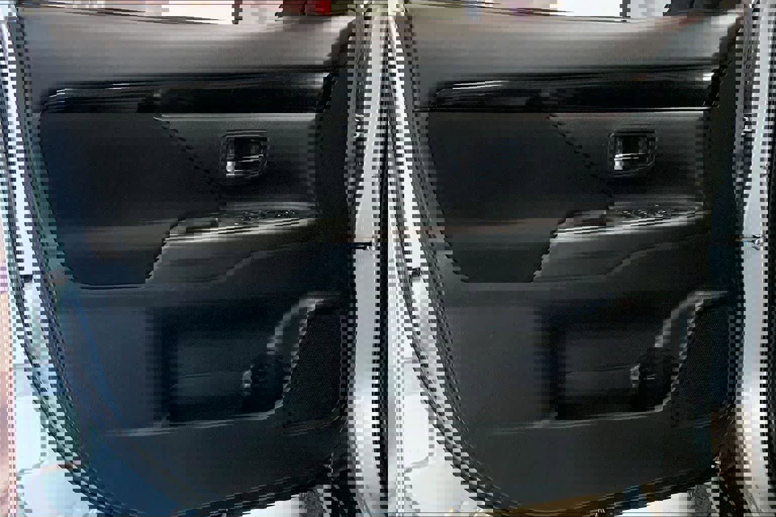 Used 2020 Mitsubishi Outlander ES image 24