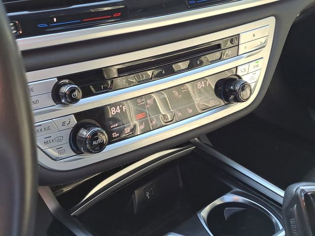 Used 2019 BMW 750i image 16