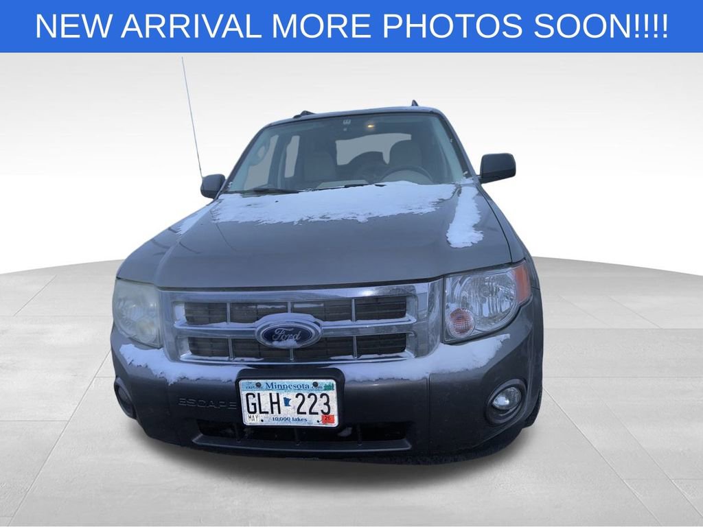 Used 2010 Ford Escape XLT image 2