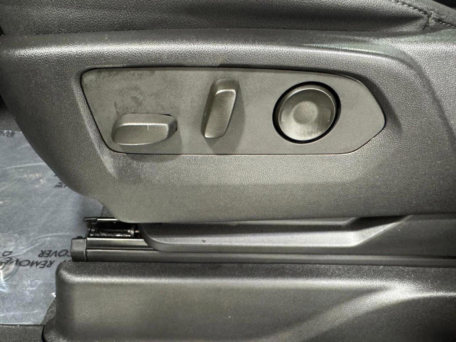 Used 2022 Chevrolet Tahoe Z71 w/ Luxury Package image 31