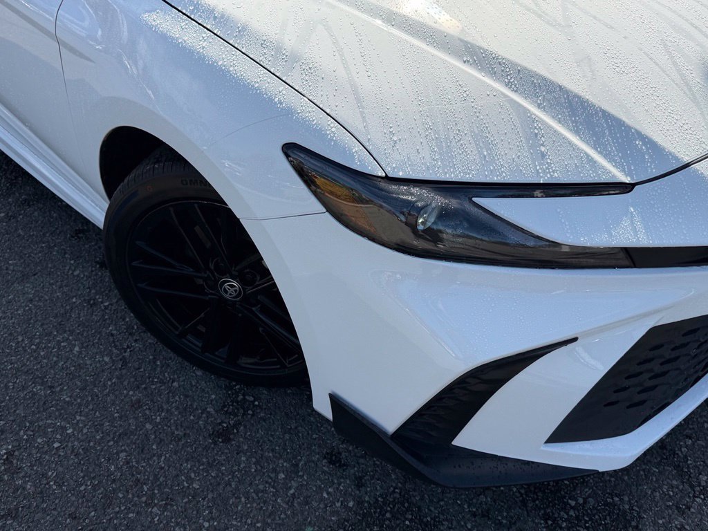 Certified 2025 Toyota Camry Hybrid FWD image 2