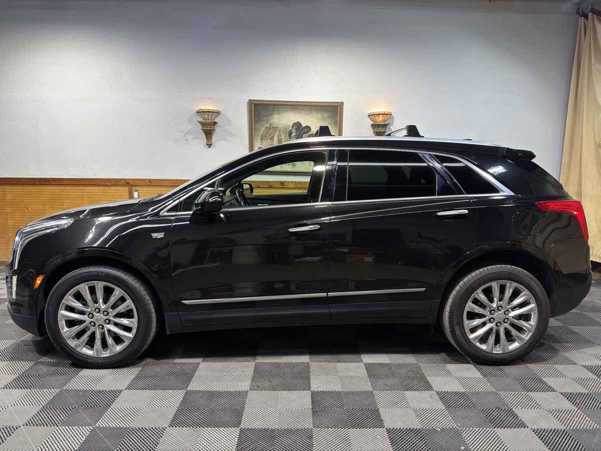 Used 2018 Cadillac XT5 Platinum image 2