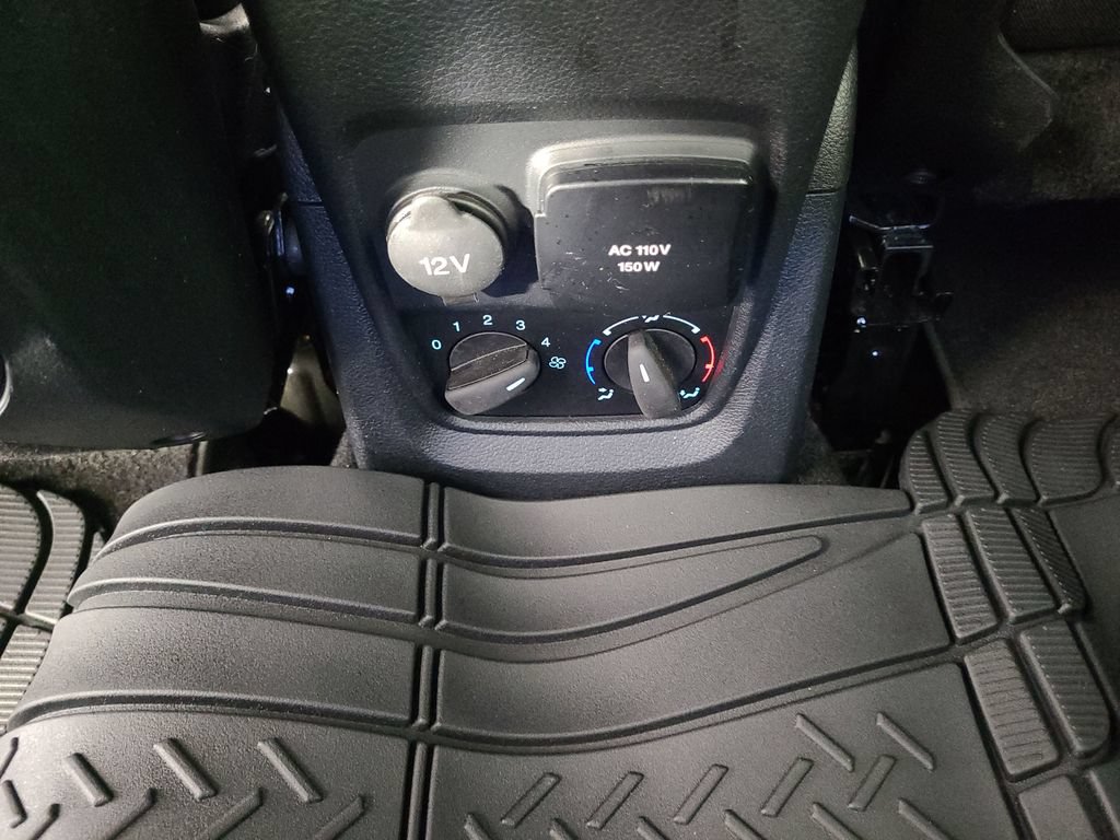 Used 2022 Ford Transit Connect XLT FWD image 16