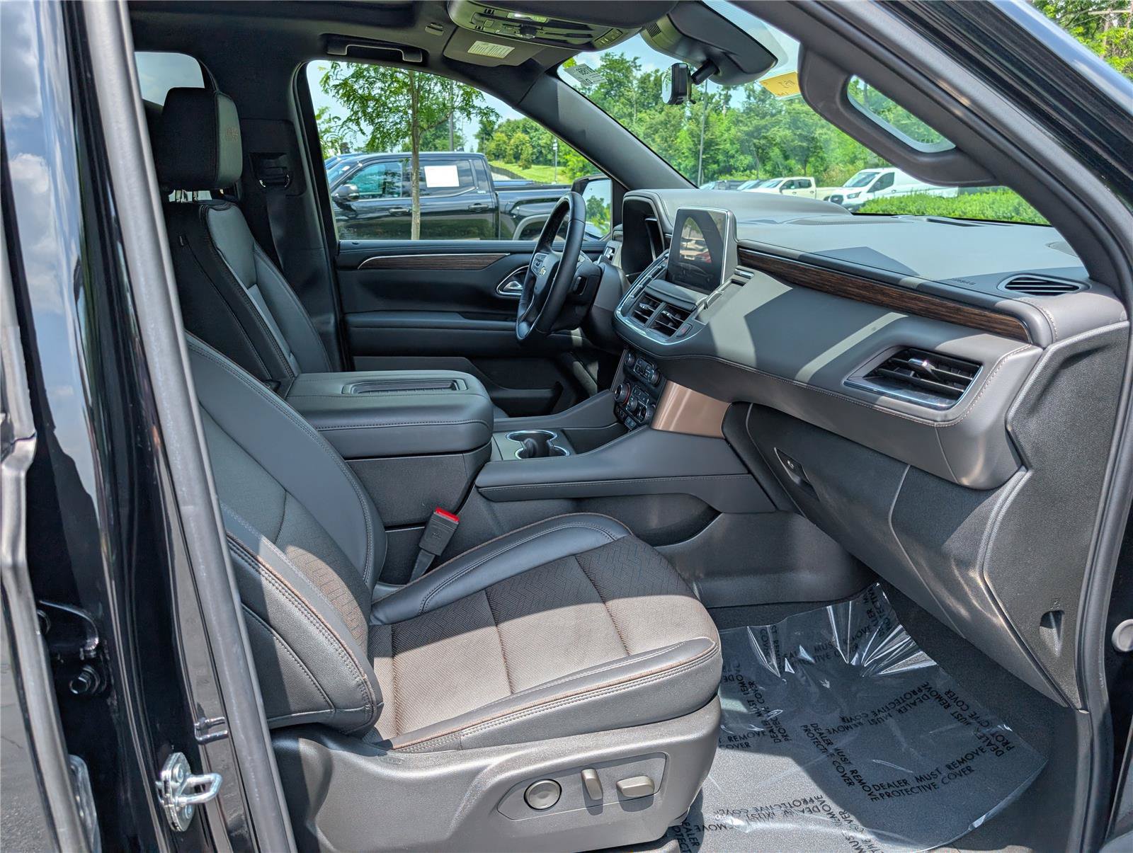 Used 2024 Chevrolet Tahoe High Country w/ Advanced Technology Package AWD/4WD image 11
