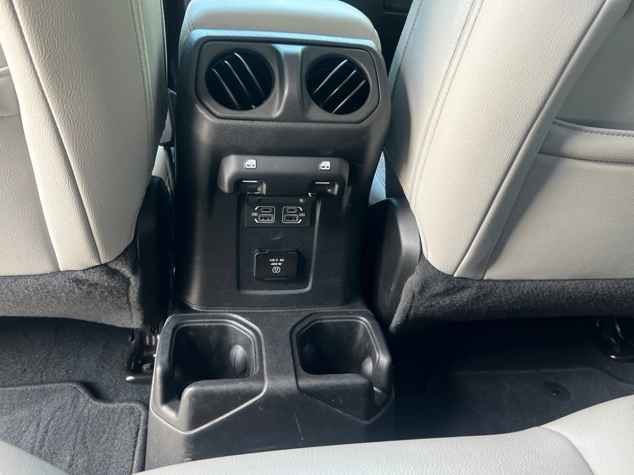 Used 2022 Jeep Gladiator Overland AWD/4WD image 15