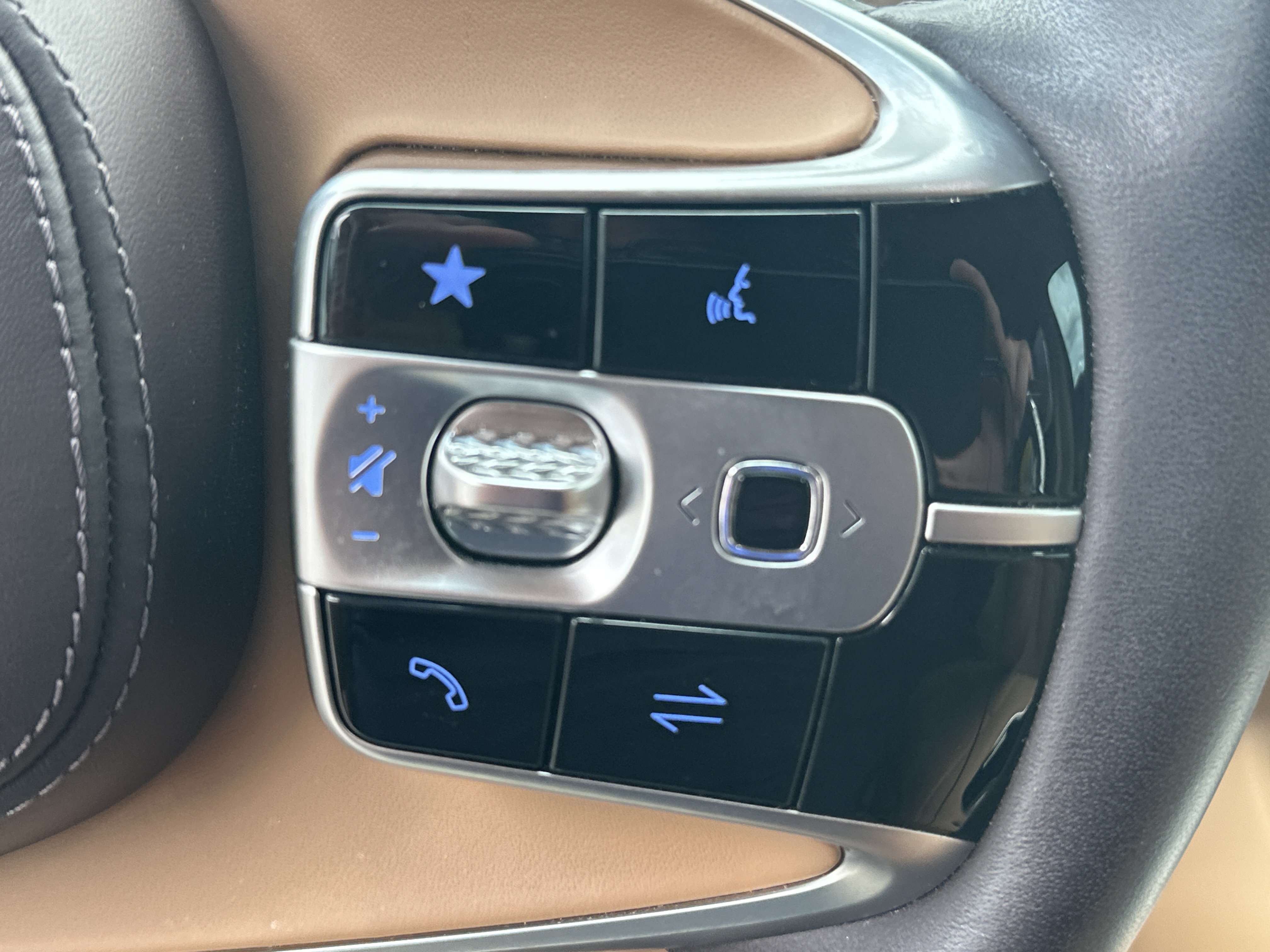 Certified 2025 Genesis G90 3.5T AWD/4WD image 20
