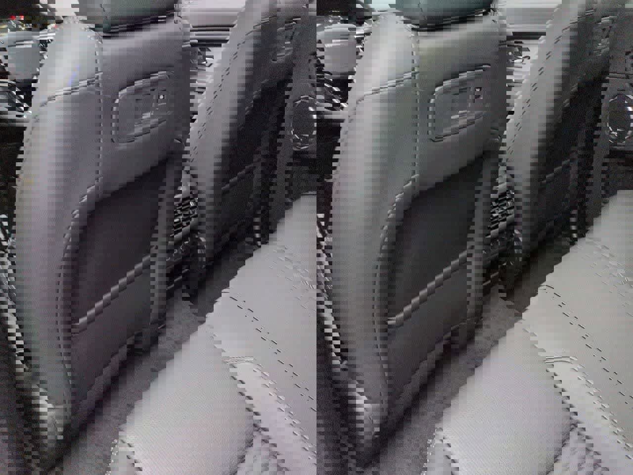 New 2026 Land Rover Discovery Sport Landmark image 18