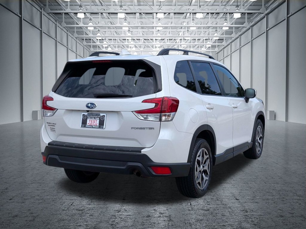 Used 2020 Subaru Forester Premium AWD/4WD image 8