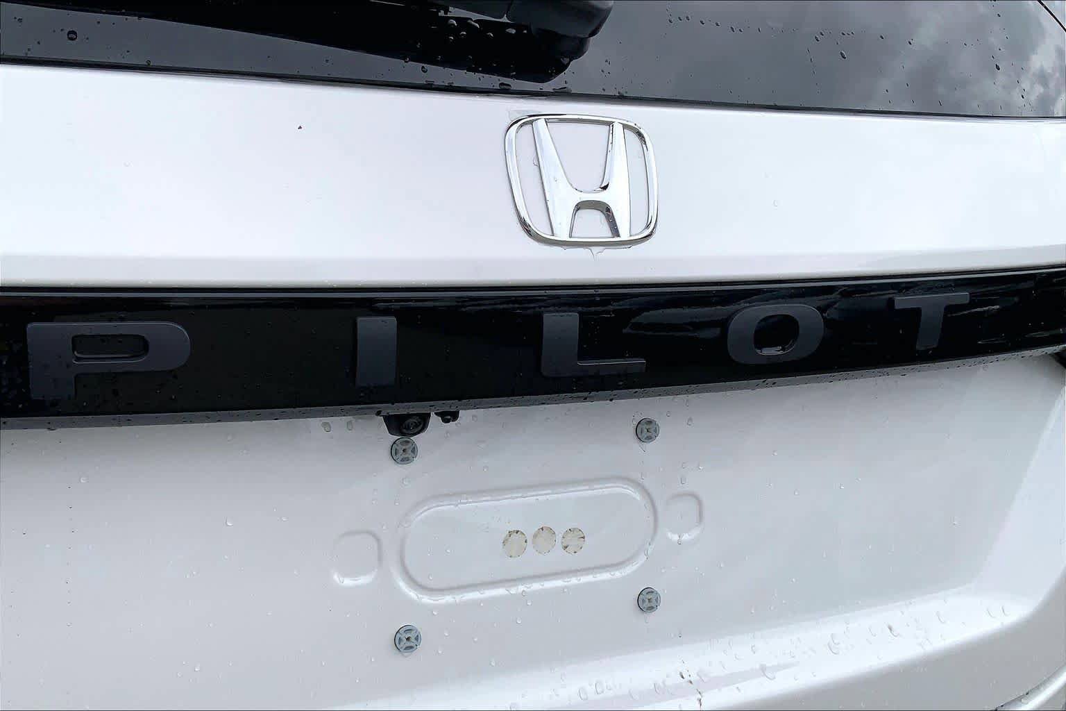 Used 2023 Honda Pilot LX image 10