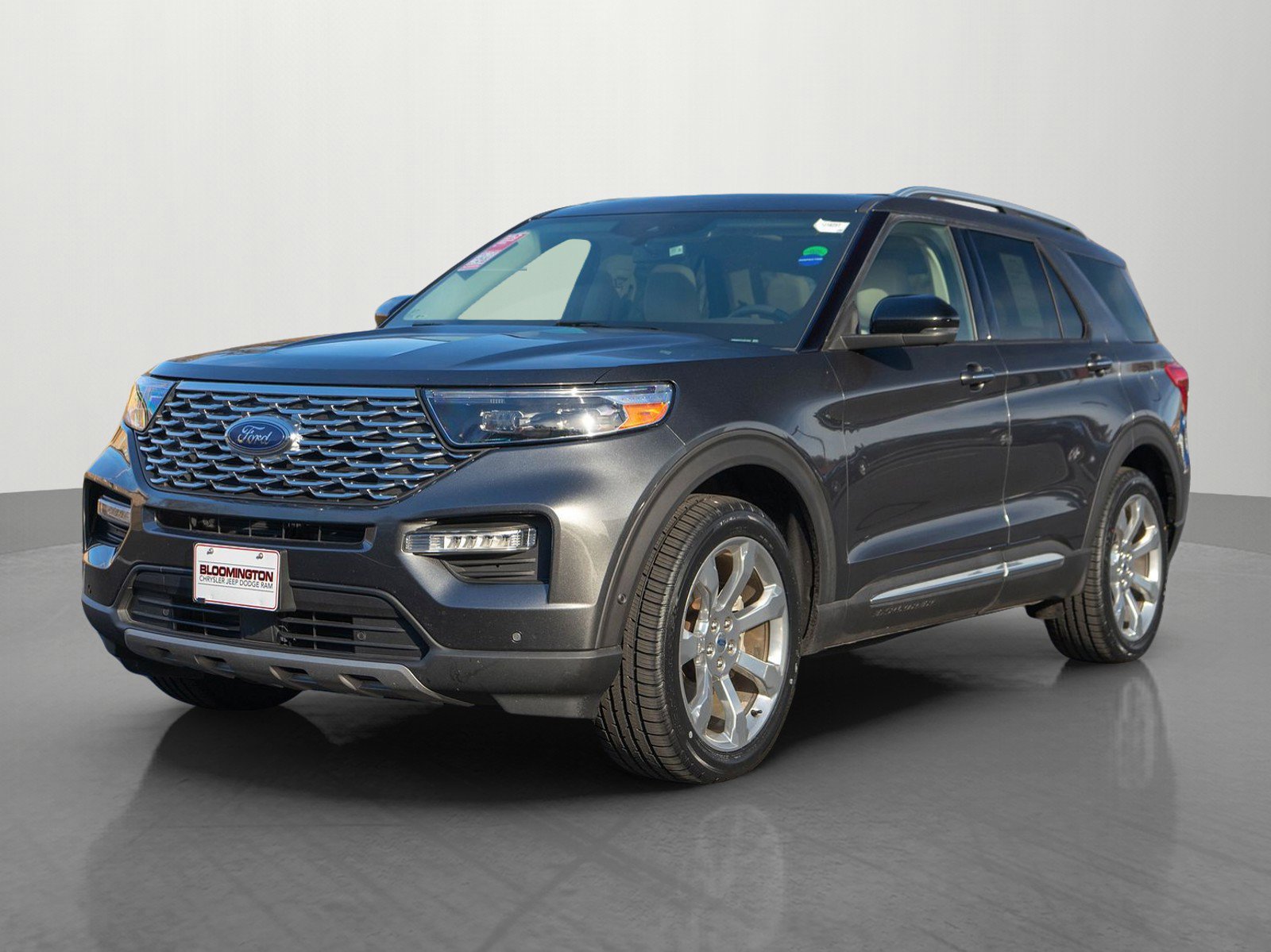 Used 2020 Ford Explorer Platinum image 3