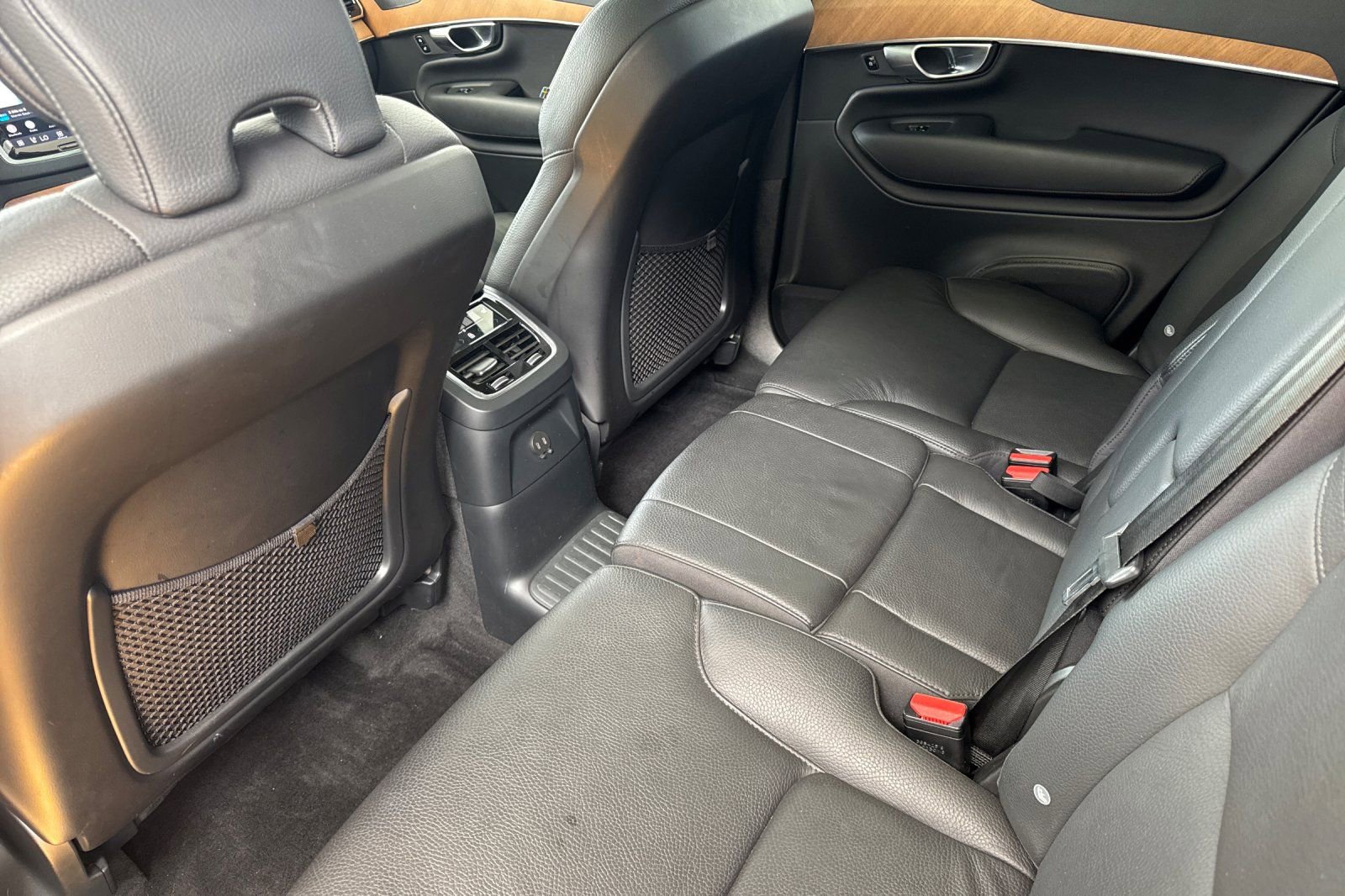 Used 2023 Volvo XC90 T8 Plus w/ Protection Package Premier image 5