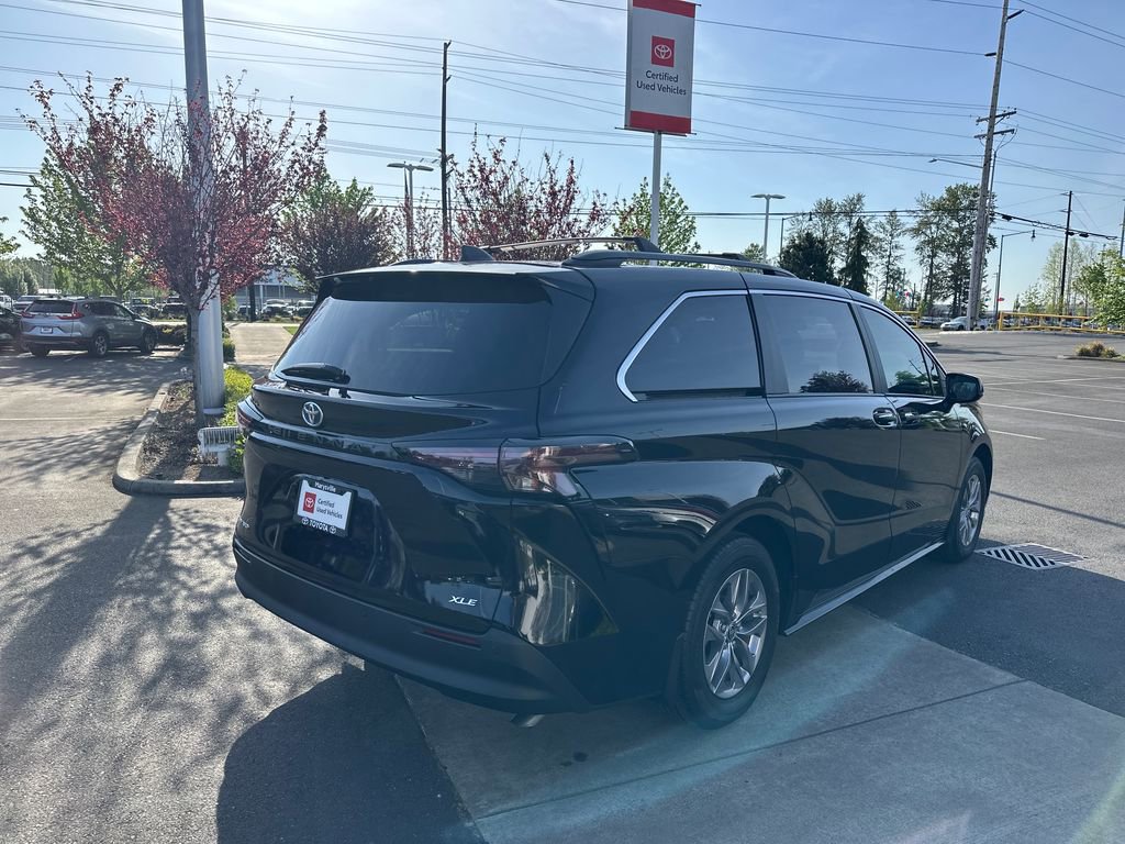 Certified 2025 Toyota Sienna XLE w/ XLE Plus Package AWD/4WD image 5