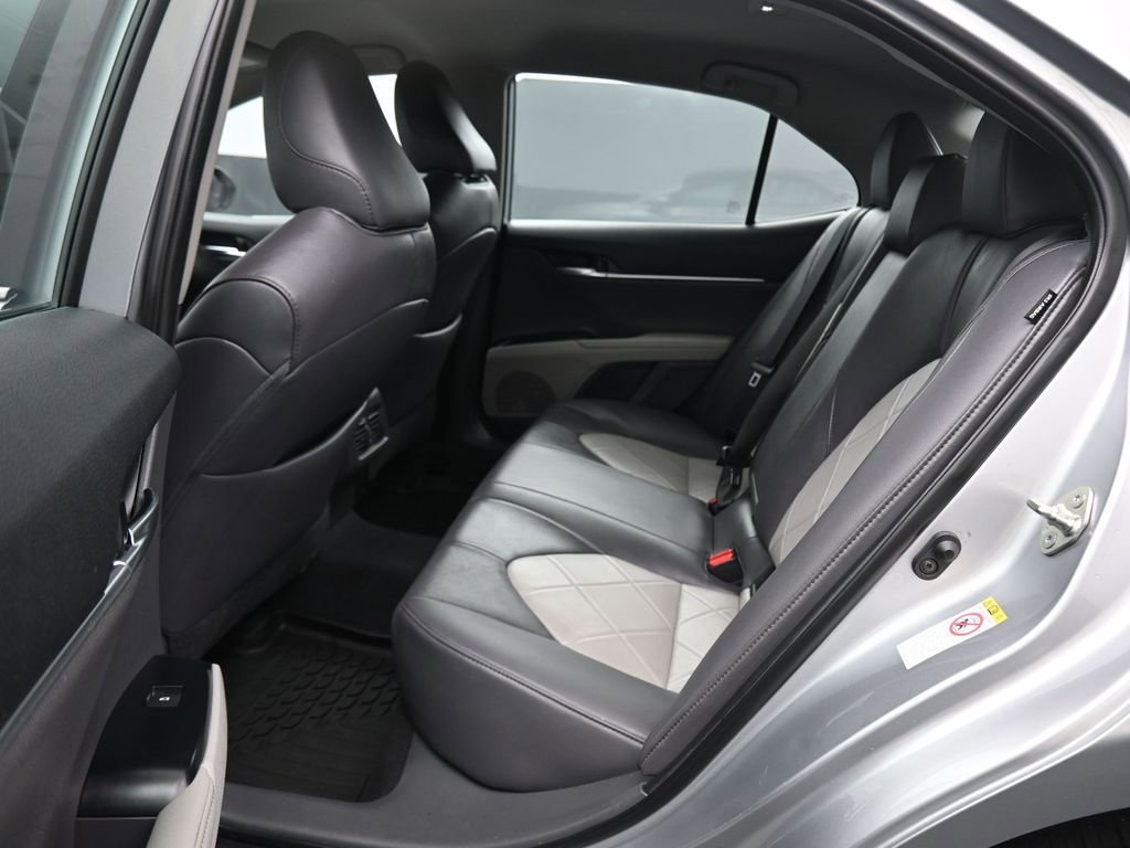 Used 2019 Toyota Camry XLE FWD image 31