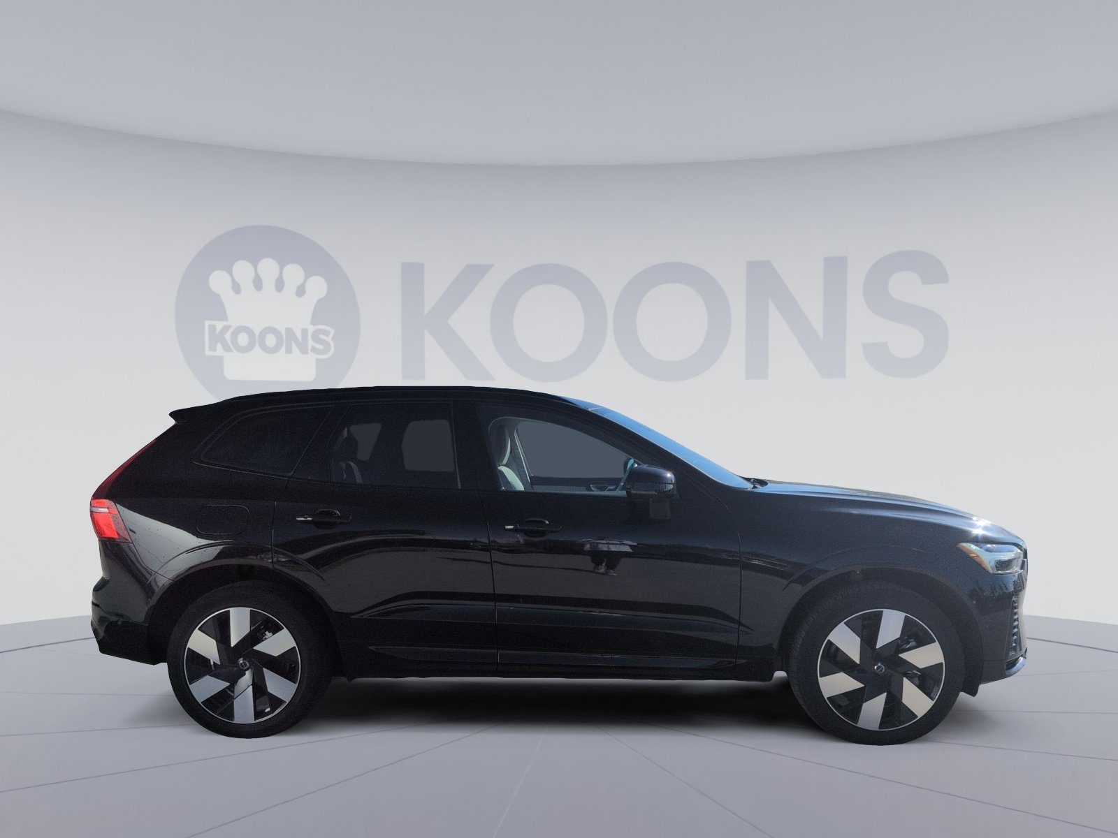 New 2025 Volvo XC60 T8 Plus w/ Protection Package Premier image 8