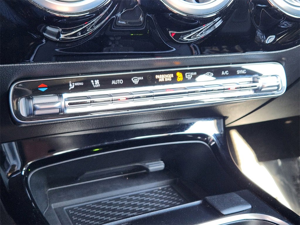 Used 2025 Mercedes-Benz CLA 250 4MATIC image 9