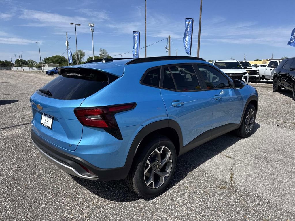 New 2026 Chevrolet Trax LT w/ Driver Confidence Package FWD image 7
