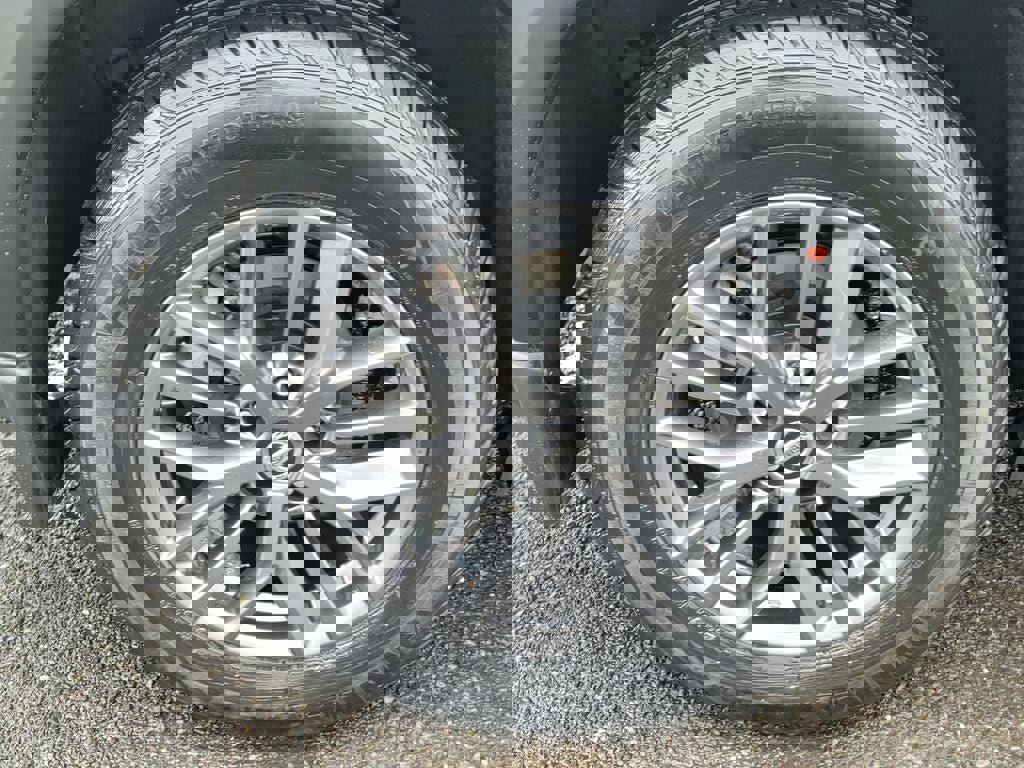 Certified 2021 Nissan Rogue S image 9