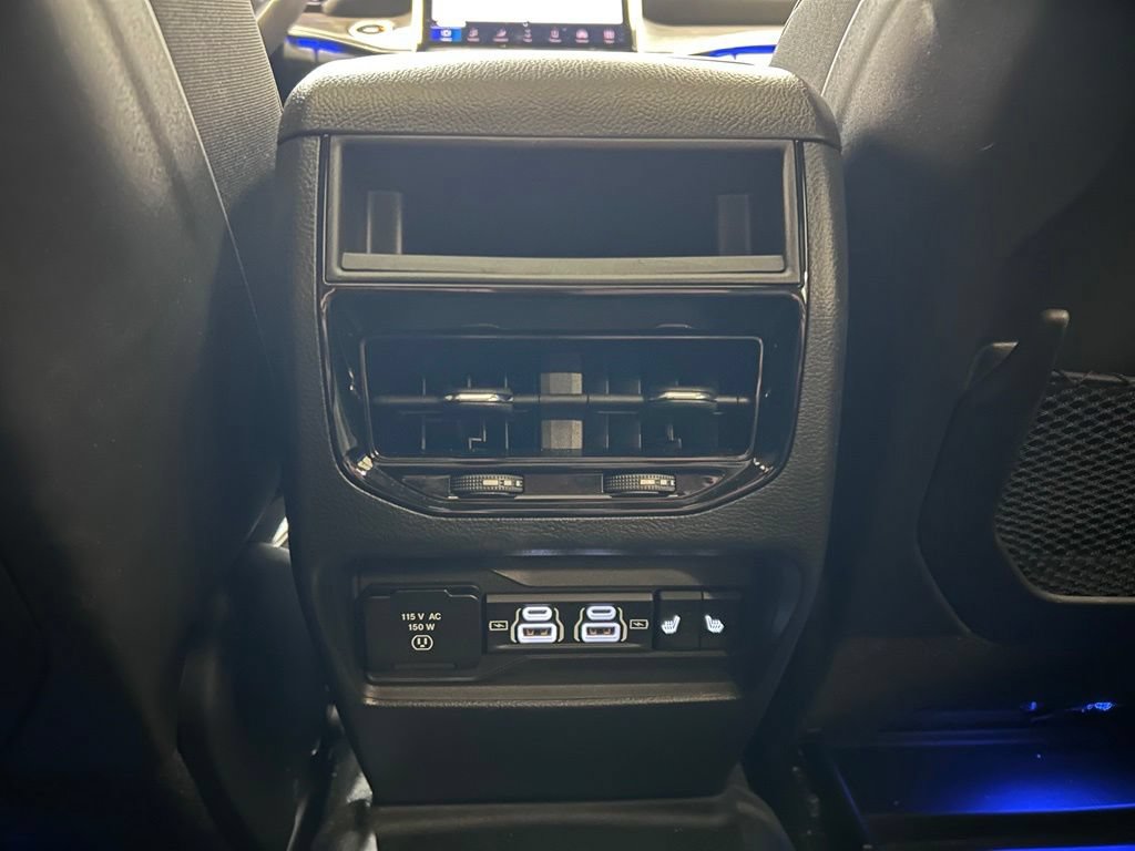 Used 2024 Jeep Grand Cherokee Overland AWD/4WD image 22