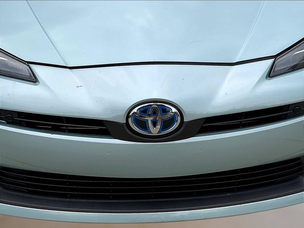 Used 2021 Toyota Prius LE AWD/4WD image 33