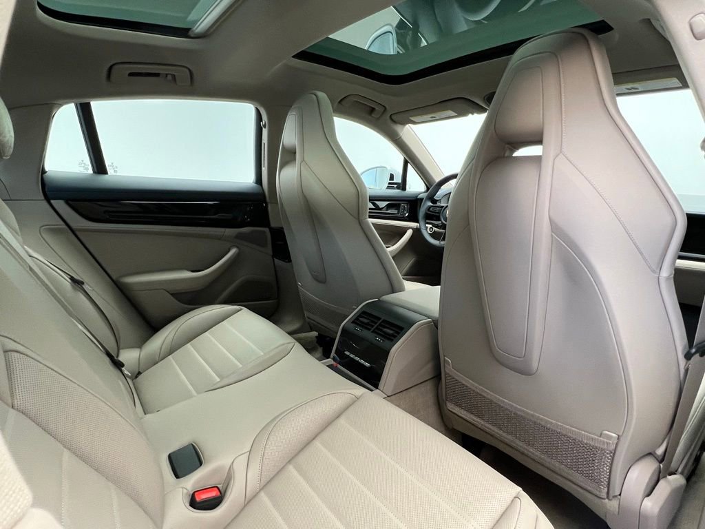 New 2026 Porsche Panamera image 16