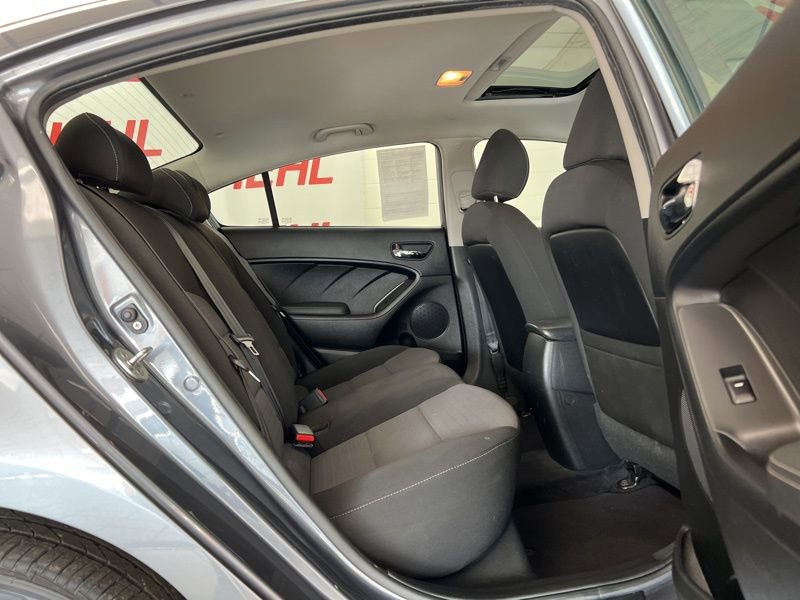 Used 2018 Kia Forte S w/ S Technology Plus Package FWD image 10