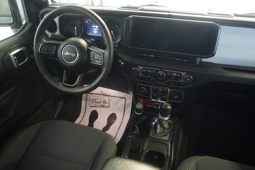 Used 2024 Jeep Wrangler Unlimited AWD/4WD image 27
