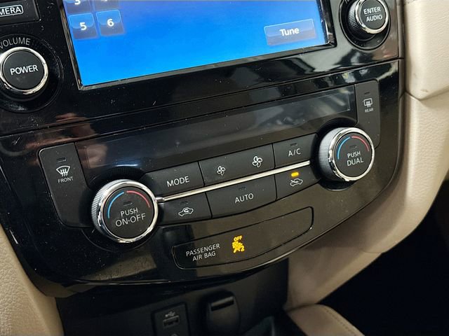 Used 2017 Nissan Rogue SL image 17