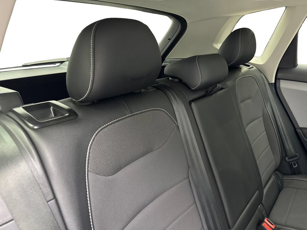 Used 2022 Volkswagen Taos SE w/ Panoramic Sunroof Package AWD/4WD image 40