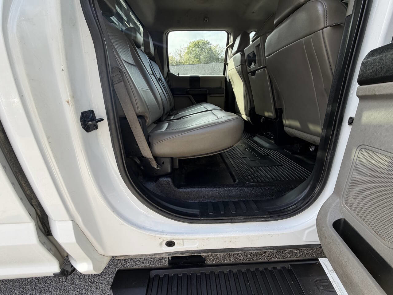 Used 2018 Ford F250 XL w/ Power Equipment Group image 19