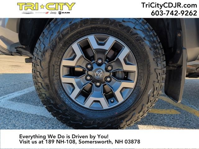 Used 2018 Toyota Tacoma TRD Off-Road w/ Technology Package image 32