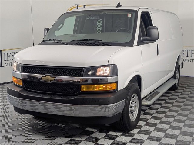 Used 2024 Chevrolet Express 2500 w/ Driver Convenience Package image 4