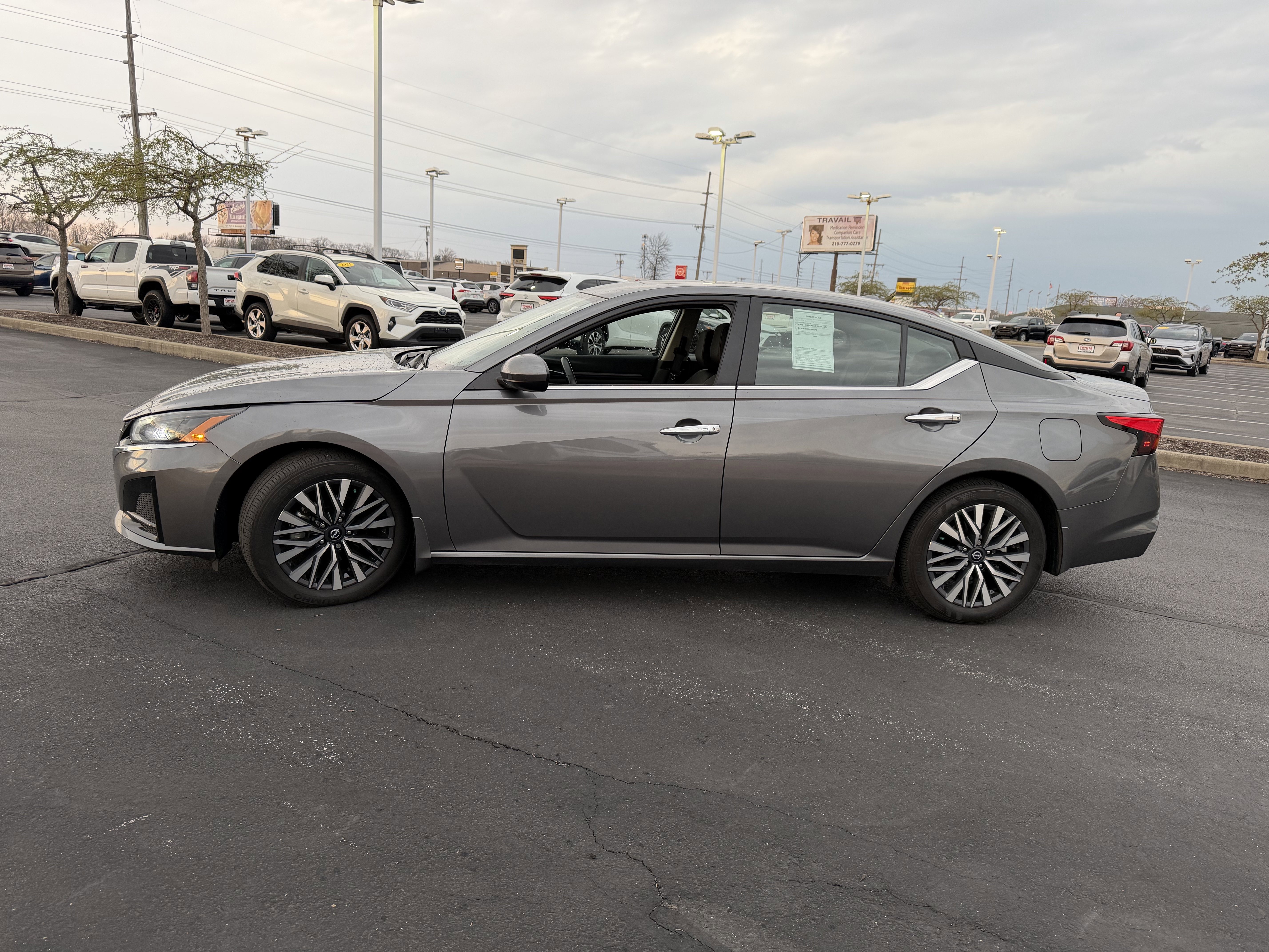 Used 2024 Nissan Altima 2.5 SV w/ SV Premium Package image 5