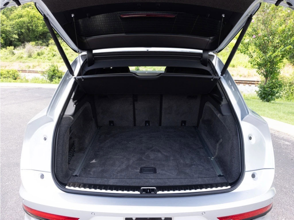 Certified 2024 Bentley Bentayga Extended Wheelbase image 44