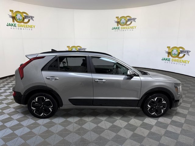 Certified 2024 Kia Niro Wind w/ Wind Preserve Package FWD image 11