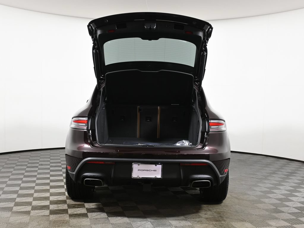 Used 2026 Porsche Macan AWD/4WD image 43