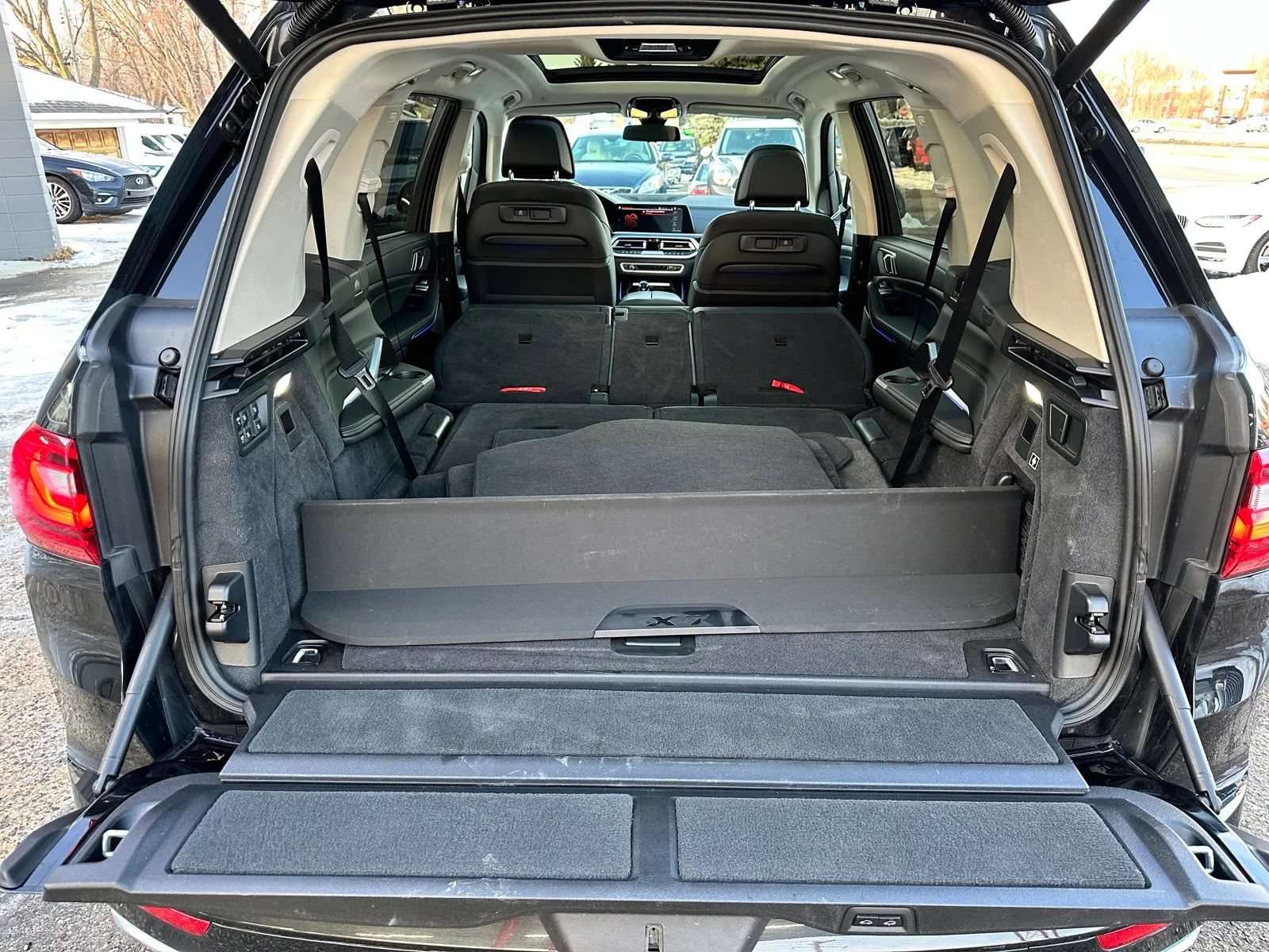 Used 2019 BMW X7 xDrive40i w/ Premium Package AWD/4WD image 31