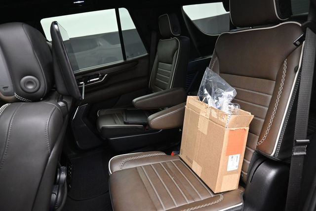 Used 2025 GMC Yukon Denali Ultimate AWD/4WD image 22