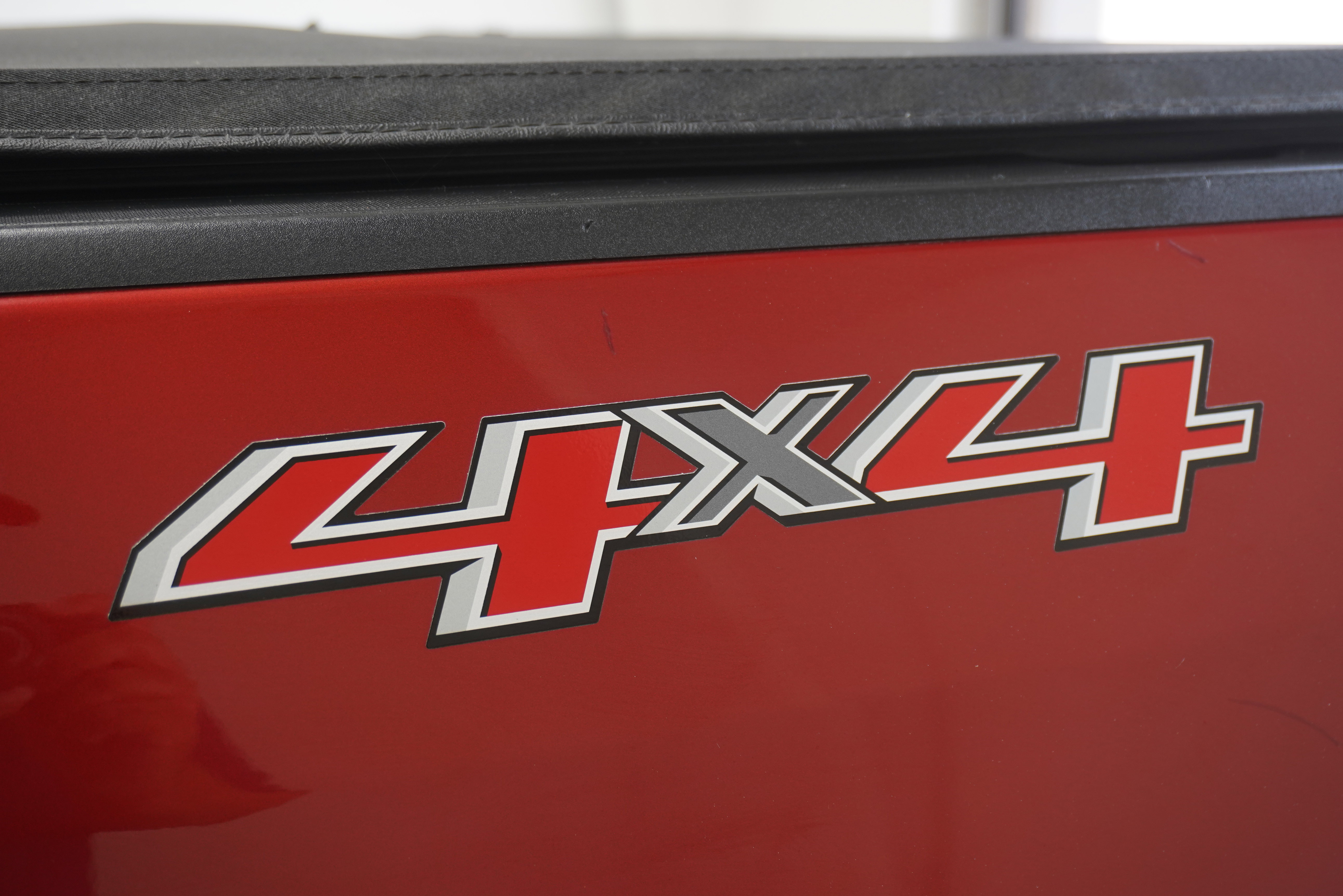 Used 2015 Chevrolet Colorado LT AWD/4WD image 8