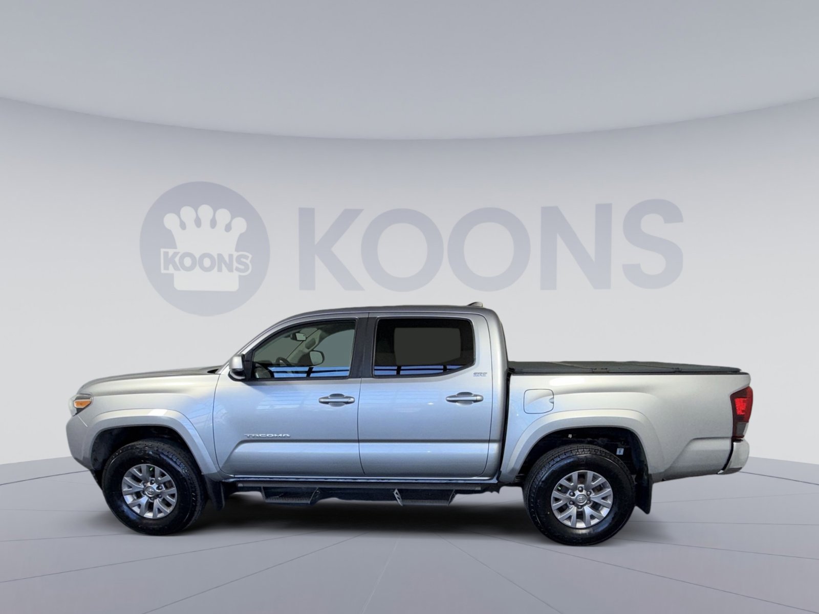 Used 2019 Toyota Tacoma SR5 image 2