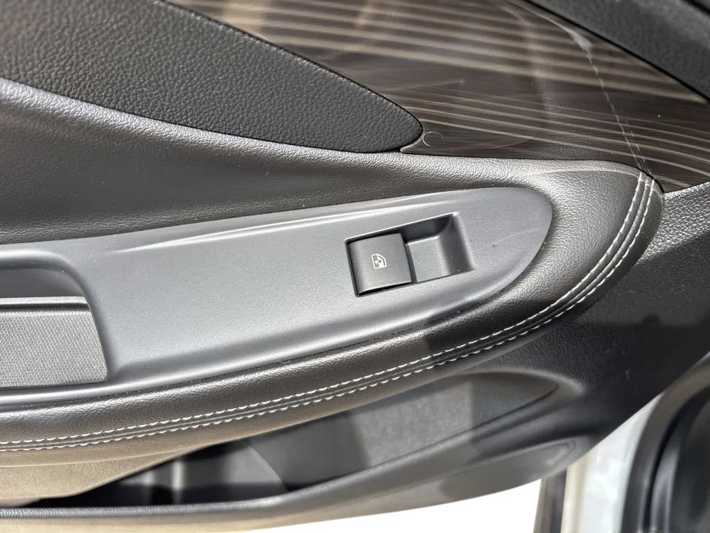 Used 2020 Buick Envision Premium AWD/4WD image 26