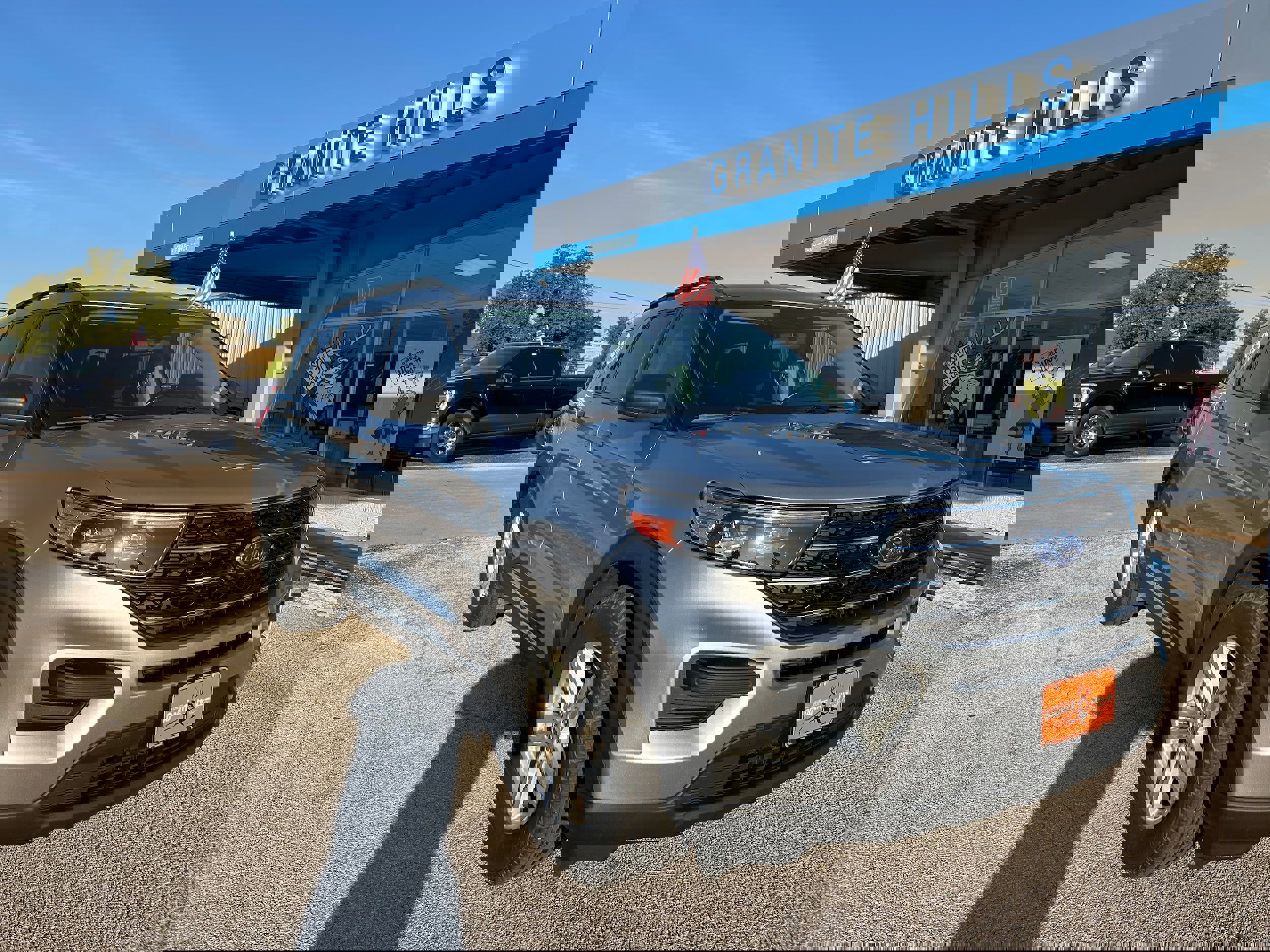 Used 2020 Ford Explorer XLT image 1