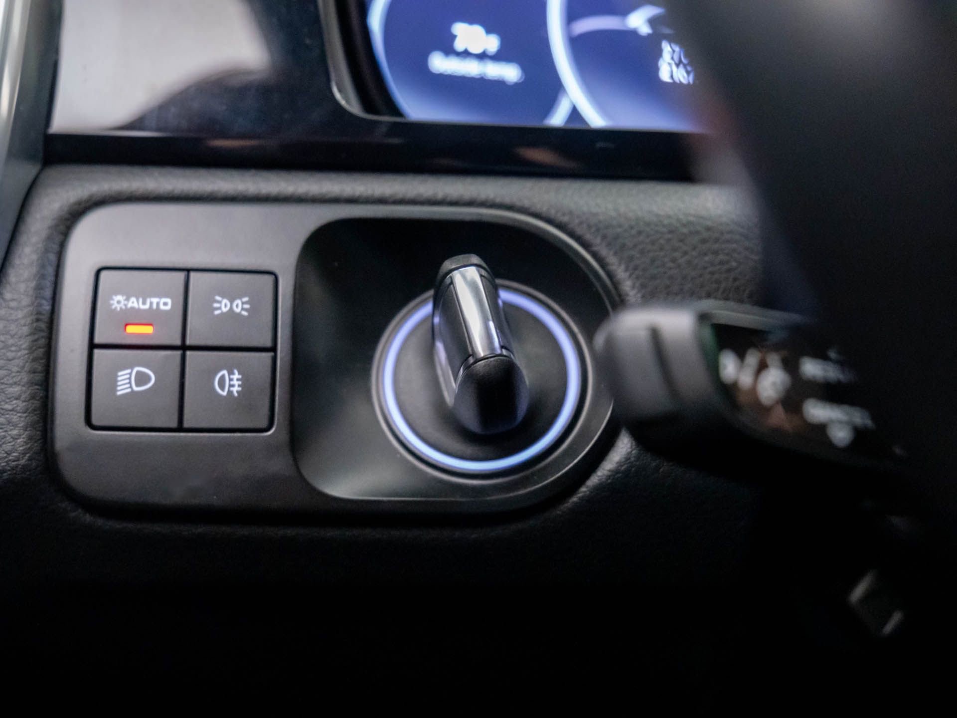 Certified 2023 Porsche Cayenne Platinum Edition image 20